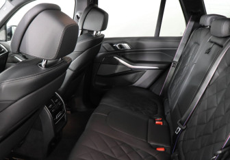 Подержанный автомобиль BMW X5 2023 года (14 фото)