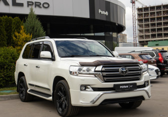 Подержанный автомобиль Toyota Land Cruiser Suv 2021 года (2 фото)