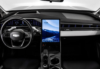Подержанный автомобиль Geely Atlas 2023 года (20 фото)