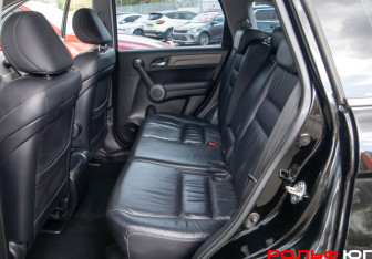 Подержанный автомобиль Honda CR-V 2011 года (8 фото)