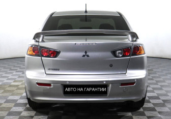 Подержанный автомобиль Mitsubishi Lancer Sedan 2012 года (4 фото)