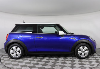Подержанный автомобиль MINI Hatch 2018 года (4 фото)