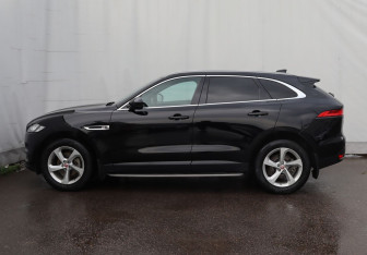 Подержанный автомобиль Jaguar F-Pace 2019 года (8 фото)