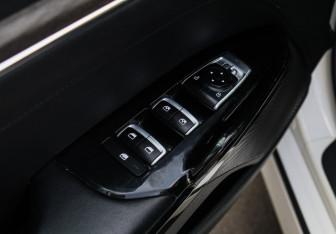 Подержанный автомобиль Kia K5 2021 года (17 фото)