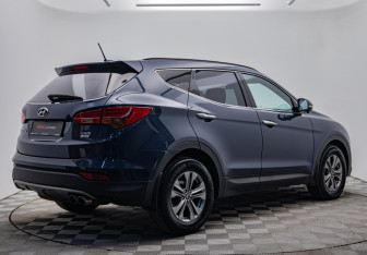 Подержанный автомобиль Hyundai Santa Fe 2015 года (5 фото)