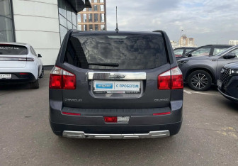 Подержанный автомобиль Chevrolet Orlando 2014 года (5 фото)