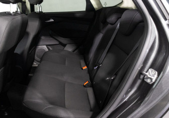 Подержанный автомобиль Ford Focus Hatchback 2018 года (12 фото)