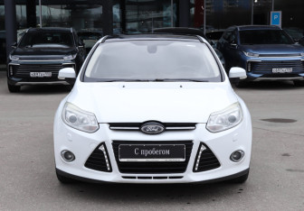 Подержанный автомобиль Ford Focus Hatchback 2011 года (2 фото)