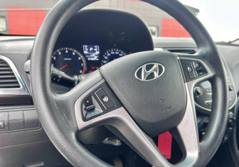 Подержанный автомобиль Hyundai Solaris Sedan 2014 года (11 фото)
