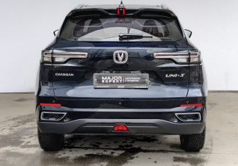 Подержанный автомобиль Changan UNI-S 2024 года (6 фото)