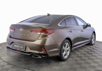 Подержанный автомобиль Hyundai Sonata 2018 года (5 фото)
