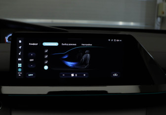 Подержанный автомобиль Changan UNI-V 2024 года (18 фото)