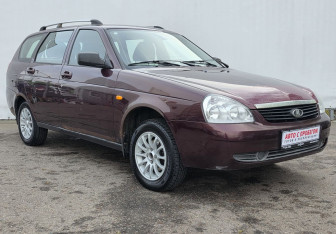 Подержанный автомобиль LADA (ВАЗ) Priora Wagon 2010 года (3 фото)
