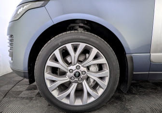 Подержанный автомобиль Land Rover Range Rover 2021 года (18 фото)