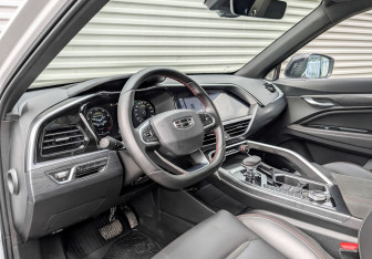 Подержанный автомобиль Geely Tugella 2023 года (16 фото)