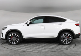 Подержанный автомобиль Geely Tugella 2022 года (8 фото)