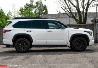 Новый Toyota Sequoia 2025 (4 фото)