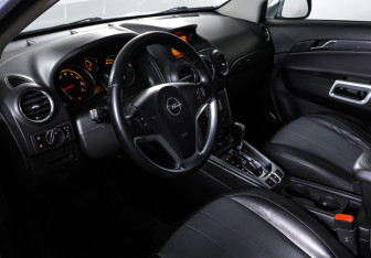 Подержанный автомобиль Opel Antara 2012 года (15 фото)