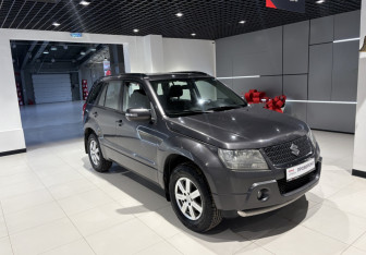 Подержанный автомобиль Suzuki Grand Vitara 2011 года (5 фото)