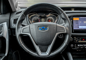 Подержанный автомобиль Geely Emgrand X7 2019 года (22 фото)