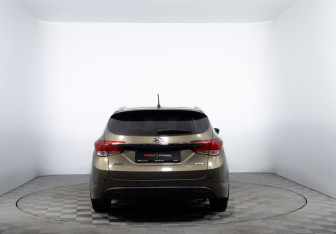 Подержанный автомобиль Hyundai i40 Wagon 2014 года (6 фото)