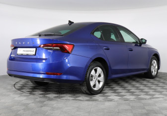 Подержанный автомобиль Skoda Octavia Liftback 2020 года (5 фото)