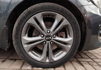 Подержанный автомобиль Kia Ceed Hatchback 2016 года (15 фото)