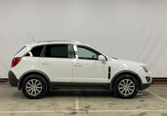 Подержанный автомобиль Opel Antara 2014 года (4 фото)
