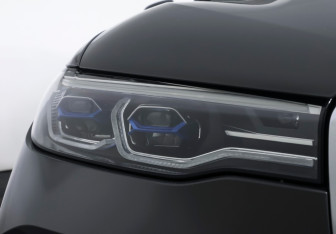 Подержанный автомобиль BMW X7 2021 года (25 фото)