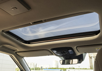 Подержанный автомобиль Kia Carnival 2020 года (23 фото)