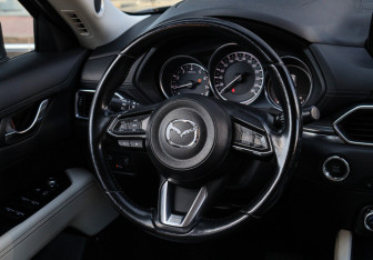 Подержанный автомобиль Mazda CX-5 2017 года (11 фото)
