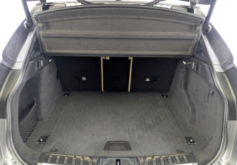 Подержанный автомобиль Jaguar F-Pace 2019 года (10 фото)