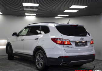 Подержанный автомобиль Hyundai Santa Fe 2014 года (22 фото)