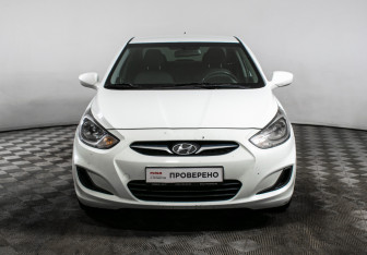 Подержанный автомобиль Hyundai Solaris Sedan 2013 года (2 фото)
