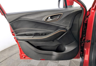 Подержанный автомобиль Москвич 3е 2023 года (19 фото)