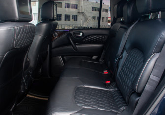 Подержанный автомобиль Infiniti QX80 2018 года (11 фото)