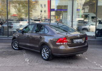 Подержанный автомобиль Volkswagen Polo Sedan 2014 года (6 фото)