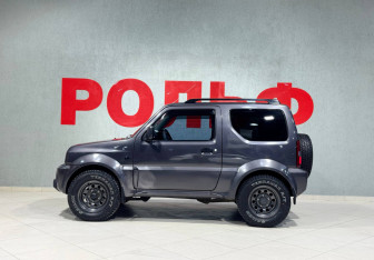 Подержанный автомобиль Suzuki Jimny 2011 года (6 фото)