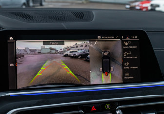 Подержанный автомобиль BMW X7 2021 года (19 фото)