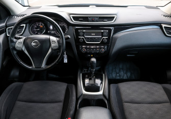 Подержанный автомобиль Nissan Qashqai 2017 года (13 фото)
