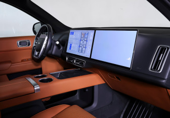 Подержанный автомобиль LiXiang L9 2023 года (11 фото)