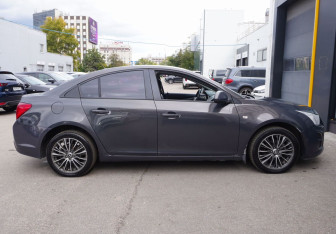 Подержанный автомобиль Chevrolet Cruze Sedan 2013 года (4 фото)