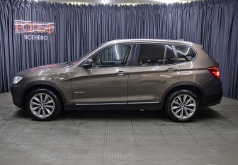 Подержанный автомобиль BMW X3 2012 года (8 фото)