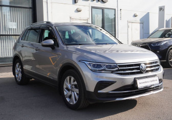 Подержанный автомобиль Volkswagen Tiguan 2021 года (3 фото)