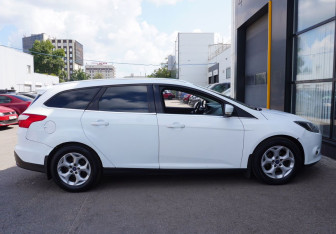 Подержанный автомобиль Ford Focus Wagon 2013 года (4 фото)