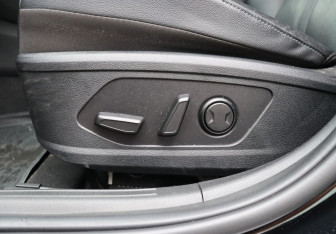 Подержанный автомобиль Hyundai Sonata 2023 года (12 фото)