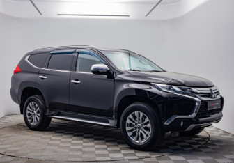 Подержанный автомобиль Mitsubishi Pajero Sport 2019 года (7 фото)