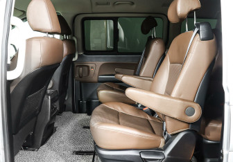 Подержанный автомобиль Hyundai Grand Starex 2019 года (18 фото)