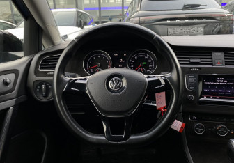 Подержанный автомобиль Volkswagen Golf Hatchback 2014 года (12 фото)