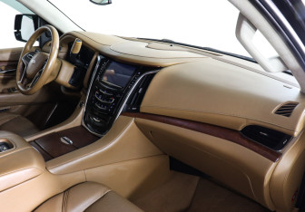 Подержанный автомобиль Cadillac Escalade Suv 2016 года (8 фото)